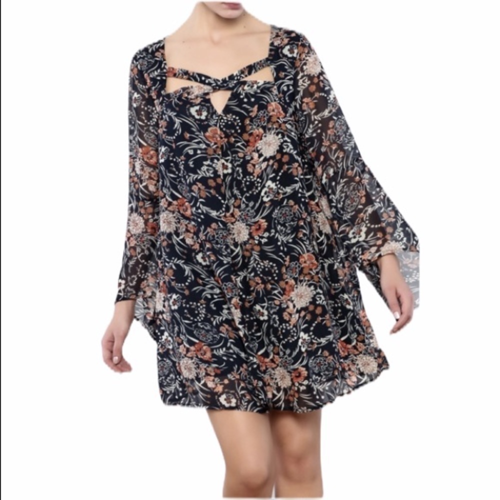Umgee Bell Sleeve Print Dress NWT Size Small
